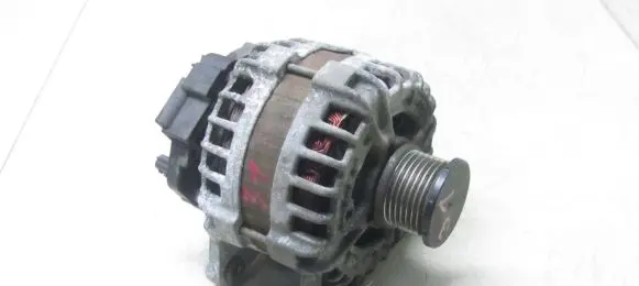 Nissan X-Trail T32 Generator/alternator 231004BE0A