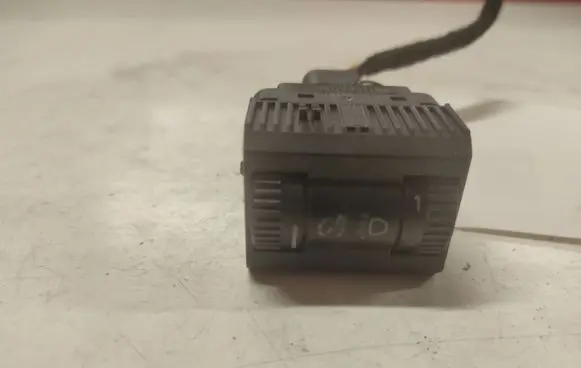 Volkswagen Polo IV 9N3 Headlight level height control switch 6Q0941333C