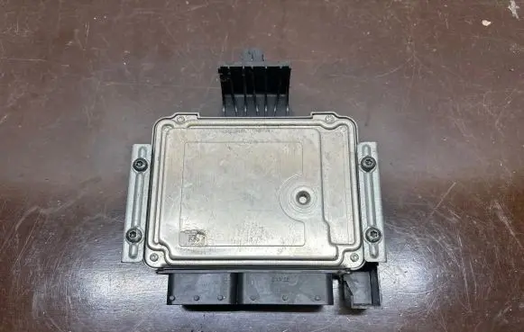 Volvo V60 Engine control unit/module 31331540 0261S06611 1039S42990
