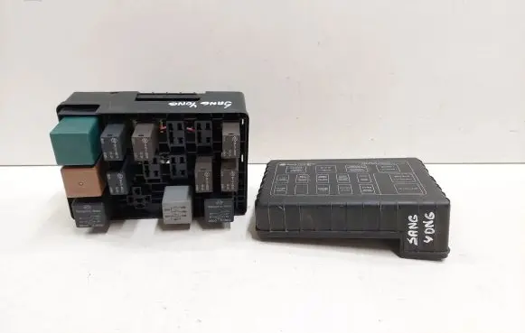 SsangYong Rexton Fuse box set 8220108024 Y220MAINLHD 085408