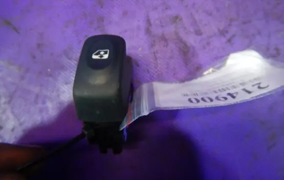 Renault Megane I Quarter vent window switch 838100G