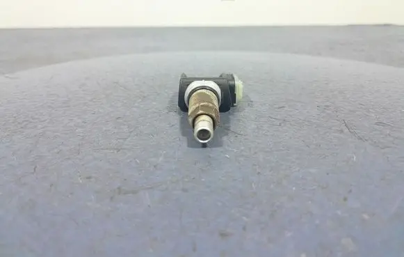 BMW X3 E83 Tire pressure sensor 6887140