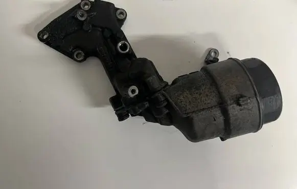 Jeep Grand Cherokee (WK) Oil filter cover 6740230500