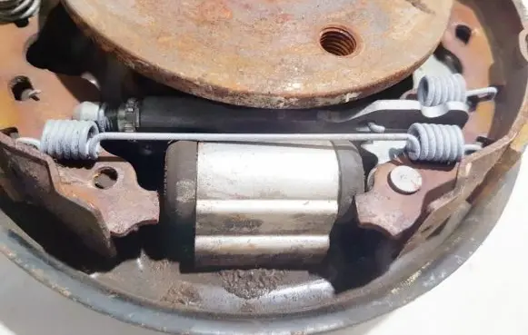 Toyota Aygo AB40 Handbrake/parking brake pads 