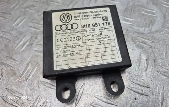 Audi A4 S4 B7 8E 8H Alarm control unit/module 8H0951178