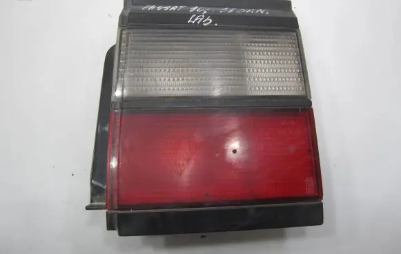 Volkswagen PASSAT B3 Tailgate rear/tail lights 357945108