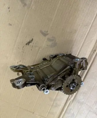 BMW 3 E90 E91 Oil pump 7573748