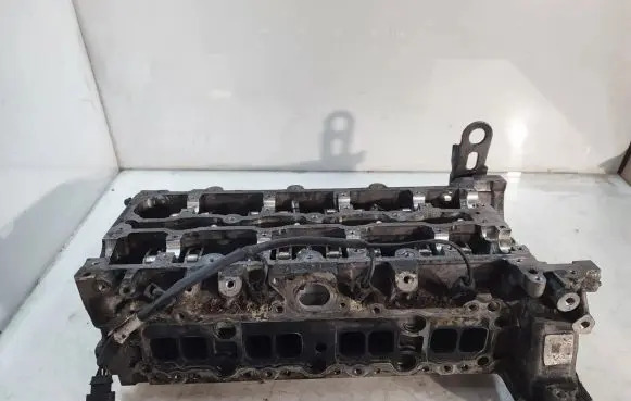 Mercedes-Benz E W212 Engine head 