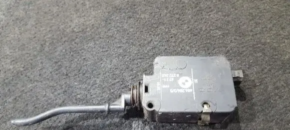 BMW 3 E46 Central locking motor 67118372240