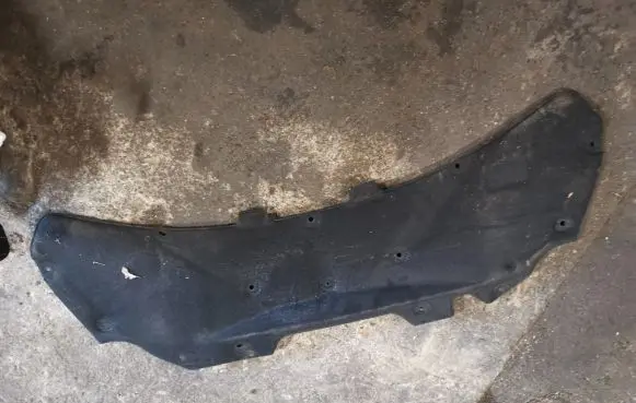 Nissan Qashqai Heat shield in engine bay 