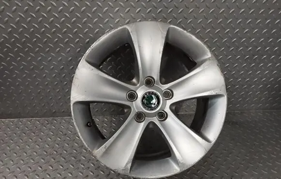 R16 alloy rim