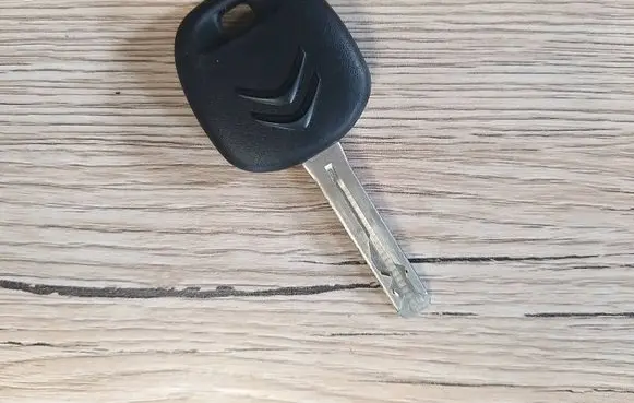 Citroen C1 Ignition key/card 