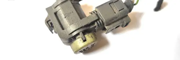 Volkswagen PASSAT B6 Vacuum valve 1J0906283C