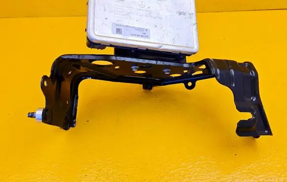 Mercedes-Benz C W206 Air suspension compressor/pump A2063203405 A2069010808