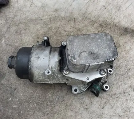 Citroen C3 Oil filter mounting bracket