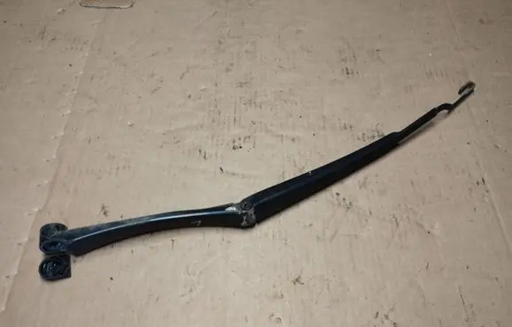 Toyota RAV 4 (XA30) Front wiper blade arm