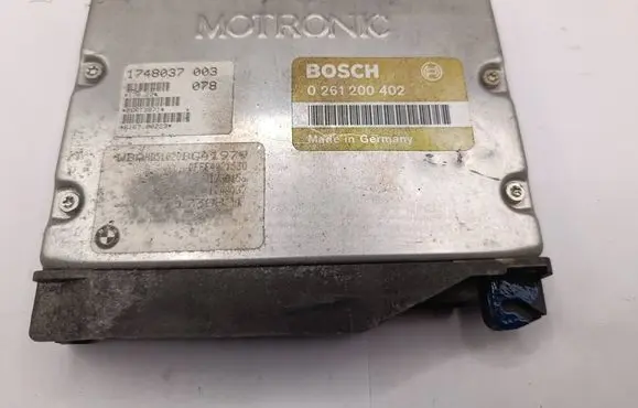 BMW 5 E34 Engine control unit/module 0261200402