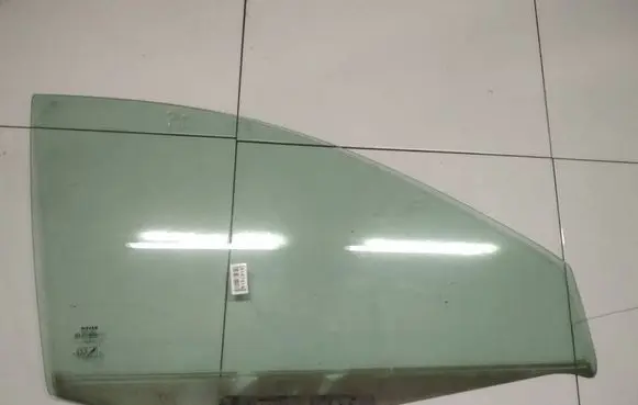 Nissan Almera Tino Front door window glass four-door as2