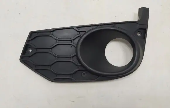 Iveco Daily 6th gen Front fog light trim/grill 5801562216