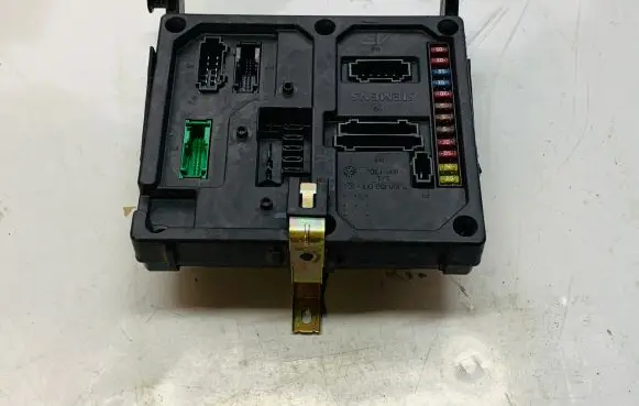 Volkswagen Sharan Fuse box set S110730300G S108152001 S108152001D