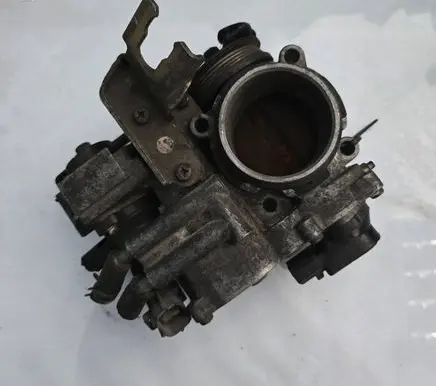 Lexus ES 250 - 300 - 330 Throttle body valve 22030197950