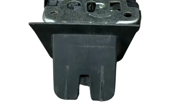 Audi A4 S4 B6 8E 8H Tailgate/trunk/boot lock/catch/latch M11004
