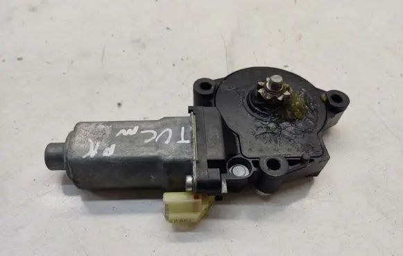 Hyundai Tucson JM Front door window regulator motor