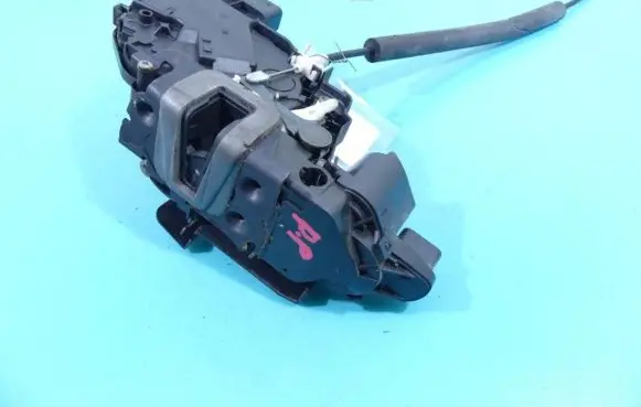 Jaguar XF X250 Front door lock 6W8A-21812-GD IMPRK1267666