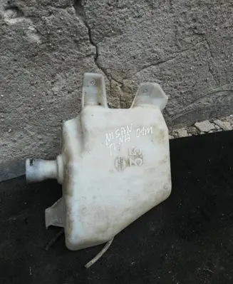Nissan Almera Tino Windshield washer fluid reservoir/tank