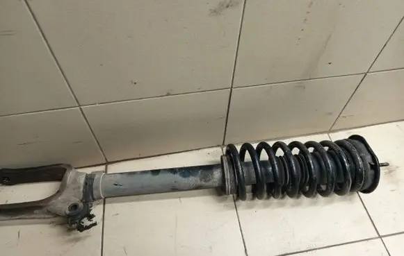 Mercedes-Benz ML W164 Front shock absorber with coil spring