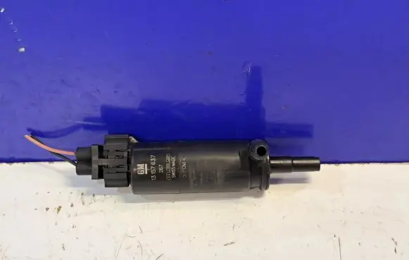 Saab 9-5 Windscreen/windshield washer pump 13157637 12788695