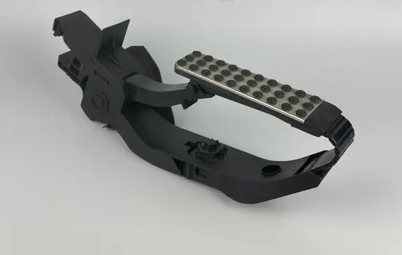 Mercedes-Benz C W203 Accelerator throttle pedal A2033000604