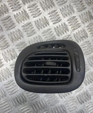 Citroen Xsara Picasso Dash center air vent grill 9631280177