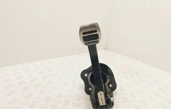 Peugeot 5008 II Clutch pedal 9676728880 96767288800 108CB63