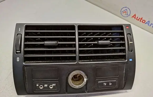 Rear air vent grill