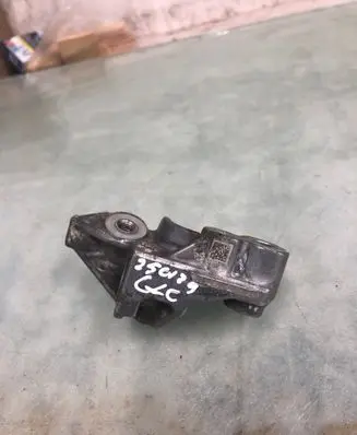 Mercedes-Benz GLC C254 Engine mounting bracket A0008355400