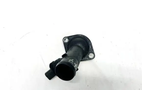 Volkswagen PASSAT B6 Engine coolant pipe/hose 03g121121d