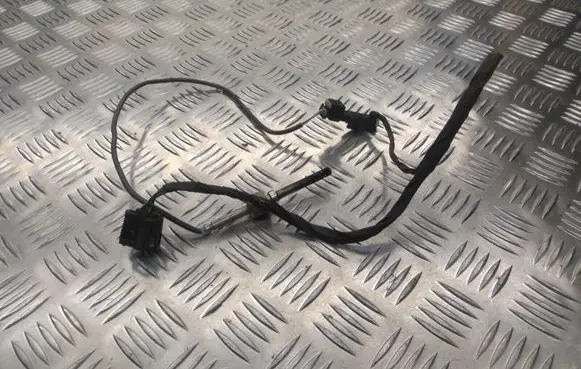 Mercedes-Benz E C207 W207 Exhaust gas temperature sensor A0009053905