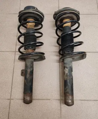 Front shock absorber with coil spring