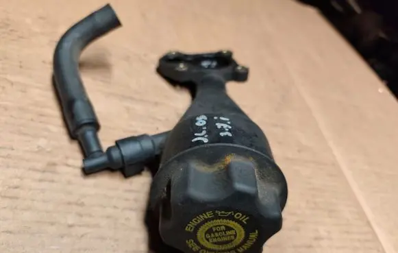 Jeep Cherokee III KJ Oil fill pipe 