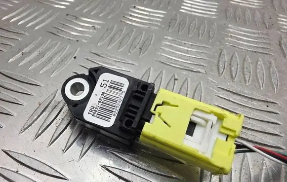 Toyota Auris E180 Airbag deployment crash/impact sensor 8983102130