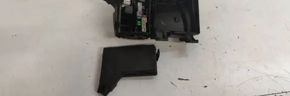 Nissan Qashqai Fuse box set 24383JD00A 319136024
