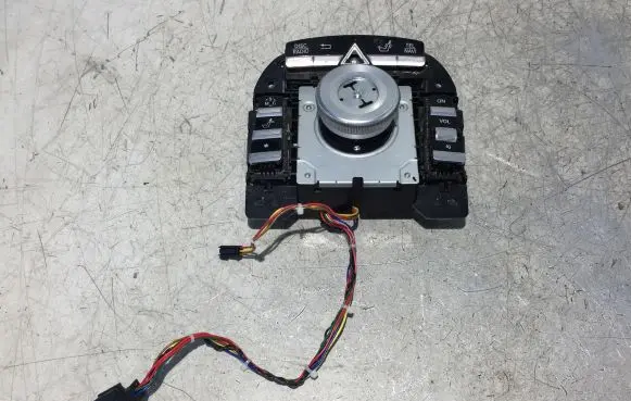 Mercedes-Benz S W221 Head unit multimedia control A2218704310 A2218212251 SAEJ759JUN2001