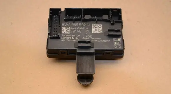 Audi A5 Door control unit/module 8W0959592N 9184