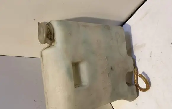 Mercedes-Benz E W210 Lamp washer fluid tank 2108601160