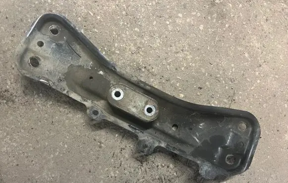 Subaru Outback Gearbox mount