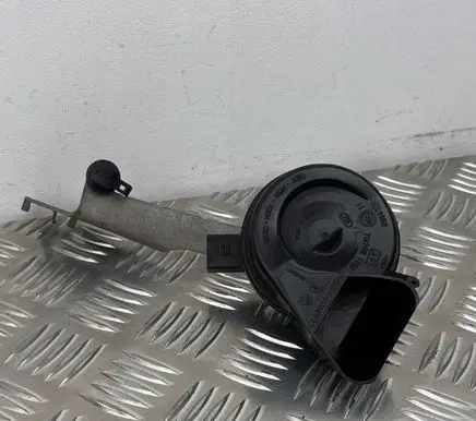 Volkswagen Touareg II Horn signal 7P6951223A 7P6951206F