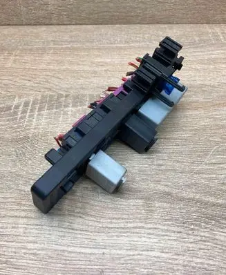 Volkswagen PASSAT B6 Fuse module 1K1937503
