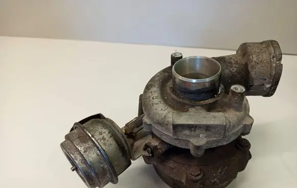 Audi A4 S4 B6 8E 8H Turbo 038145702G