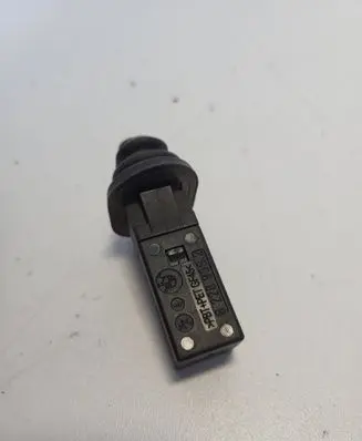 BMW 5 E60 E61 Fuel tank opening switch 82289392